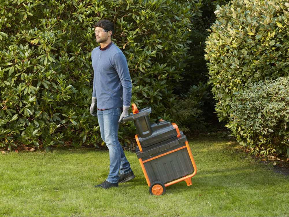 Black & Decker BEGAS5800-QS elektrische hakselaar, takken tot 45 mm, detail 1