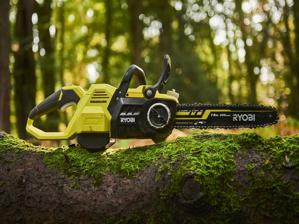 Ryobi RY36CSX35A-150 accu kettingzaag, zwaard 35 cm, 36 V 5 Ah, detail 1