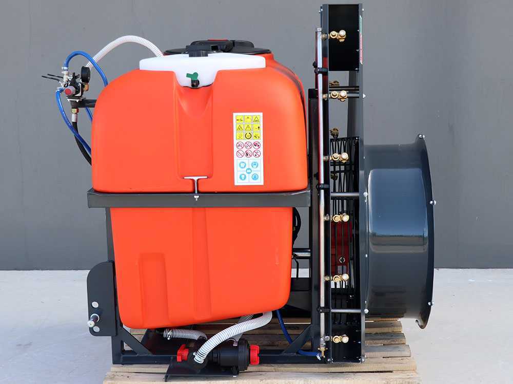 Dal Degan SATURN EXTRA 400L verticale nevelspuit, 400 liter, pomp APS 71, detail 2