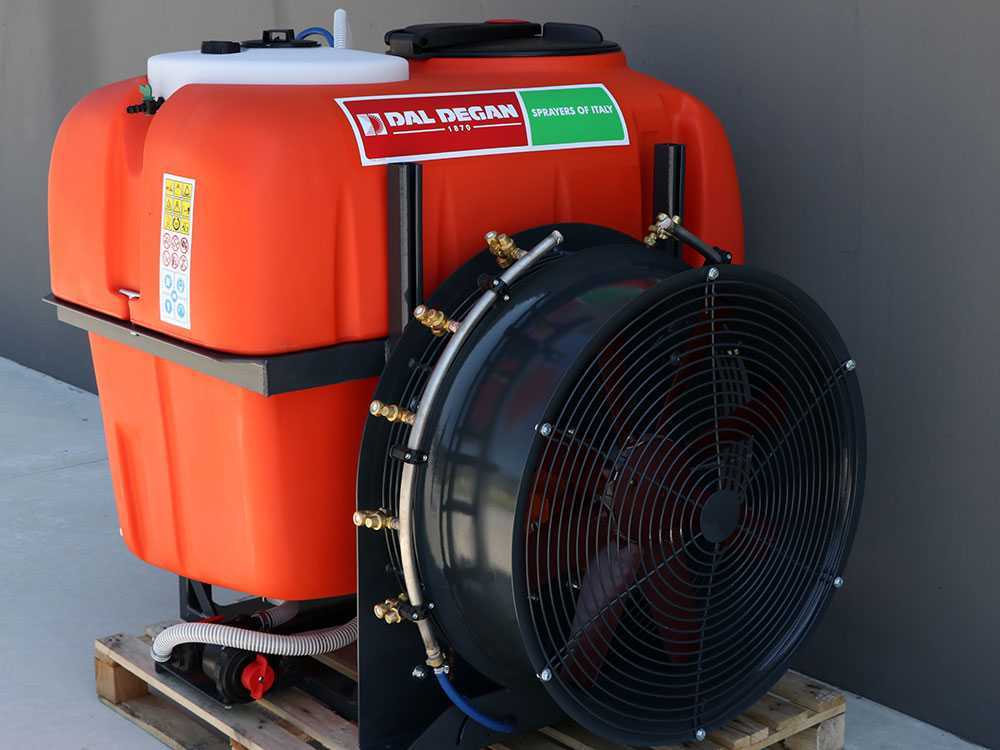 Dal Degan SOFIA EXTRA 400L nevelspuit, 400 liter, pomp YP 70, detail 2