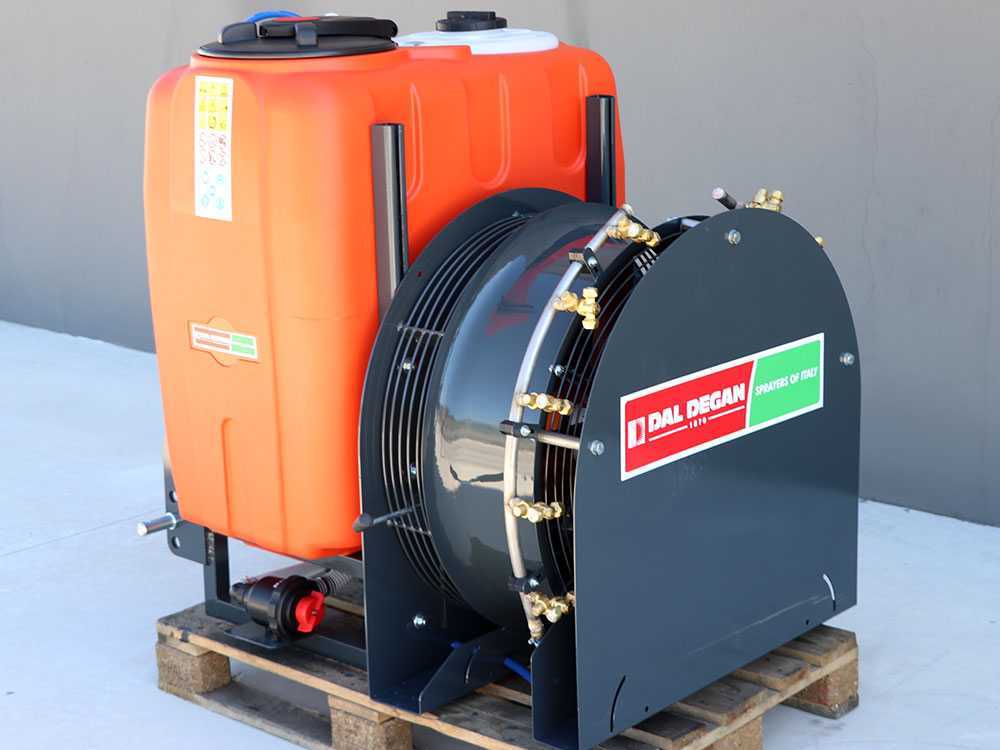Dal Degan VOLKAN 300L nevelspuit, 300 liter, pomp APS 51, detail 2