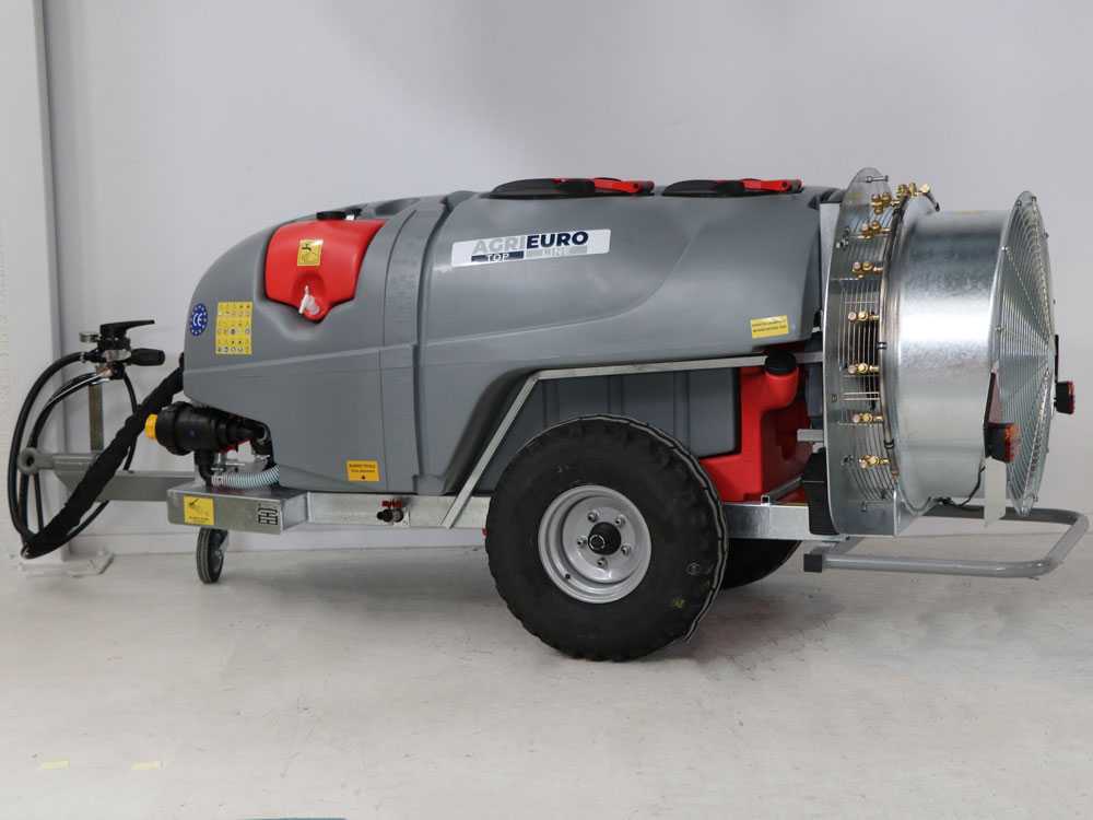 AgriEuro TOP-LINE Gray T Car 1000/80 getrokken nevelspuit, 1000 liter, pomp AR1064, detail 2
