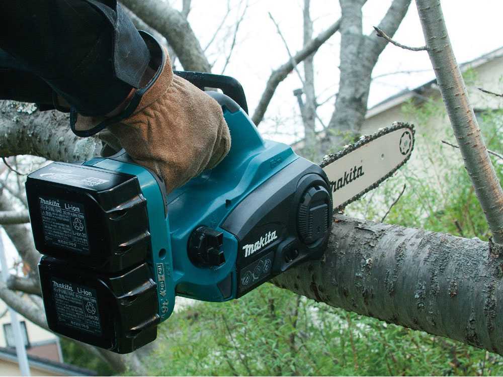 Makita DUC252Z accu kettingzaag, zwaard 25 cm, 36 V 5 Ah zonder accu, detail 2