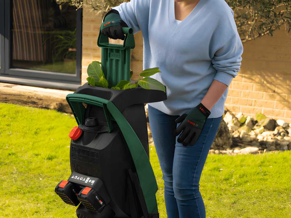 Bosch UniversalShredder accu hakselaar, takken tot 25 mm, 36 V 4 Ah, detail 3