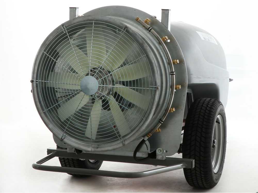 AgriEuro TOP-LINE Gray T Car 800/70 getrokken nevelspuit, 800 liter, pomp AR1064, detail 2