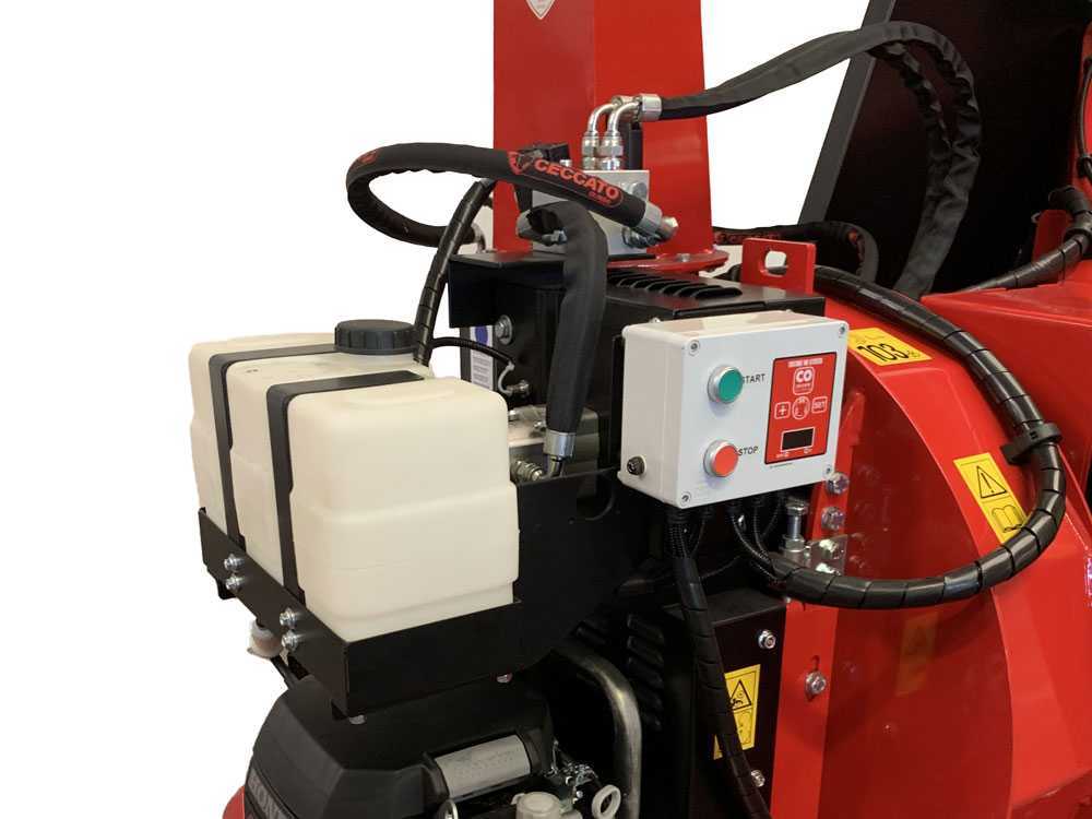 Ceccato Olindo Triton Super Monster benzine hakselaar, takken tot 130 mm, op wielen, detail 4