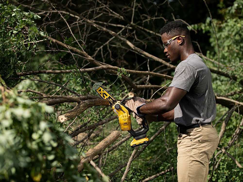 DeWalt DCMPS520N-XJ accu kettingzaag voor snoeien, zwaard 20 cm, 18 V zonder accu, detail 3