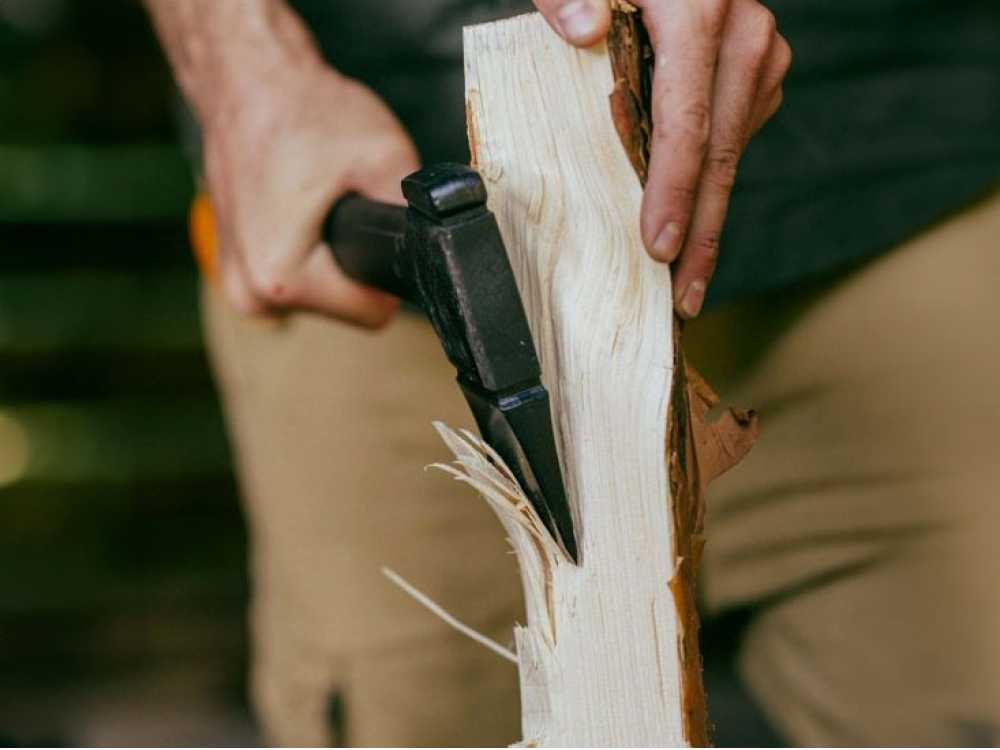 Fiskars X18 bijl, 44,5 cm, blad S, detail 4