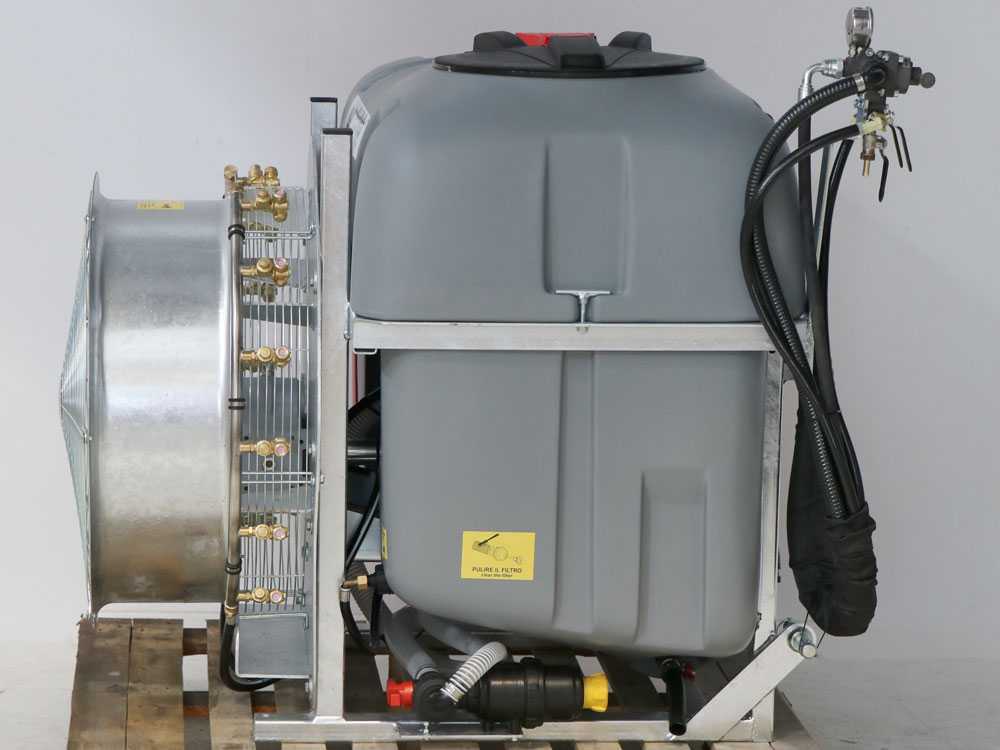 AgriEuro TOP-LINE Gray 600/70 nevelspuit, 600 liter, pomp AR713, detail 4