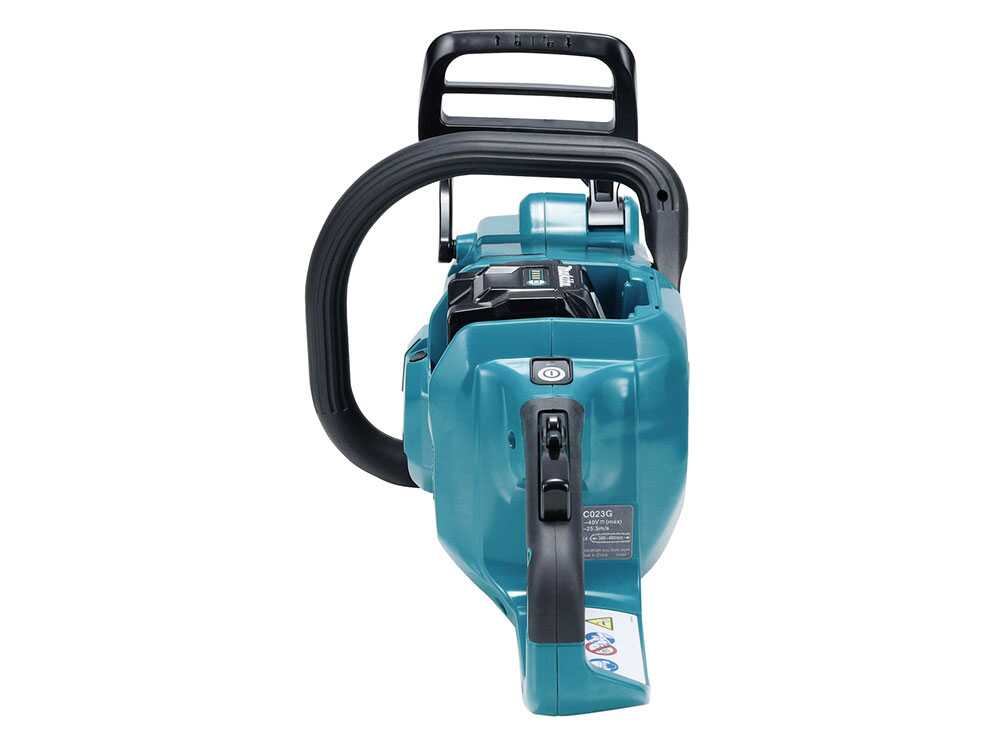Makita XGT UC022G accu kettingzaag, zwaard 35 cm, 40 V 5 Ah, detail 2