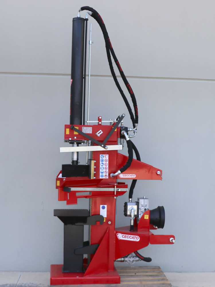 Ceccato Olindo Bull SPLT25 aftakas houtklover, 25 ton, verticaal, detail 5
