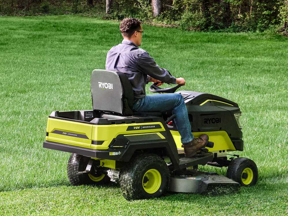 Ryobi RY72TMX107-210 accu-zitmaaier met zijuitworp 107 cm, automaat, detail 6