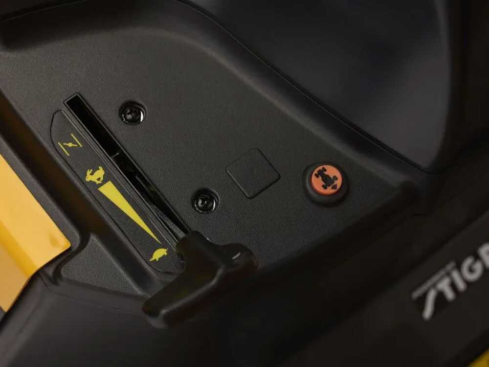 Stiga Estate 384 gazontractor met opvangbak 84 cm, hydrostaat, detail 7