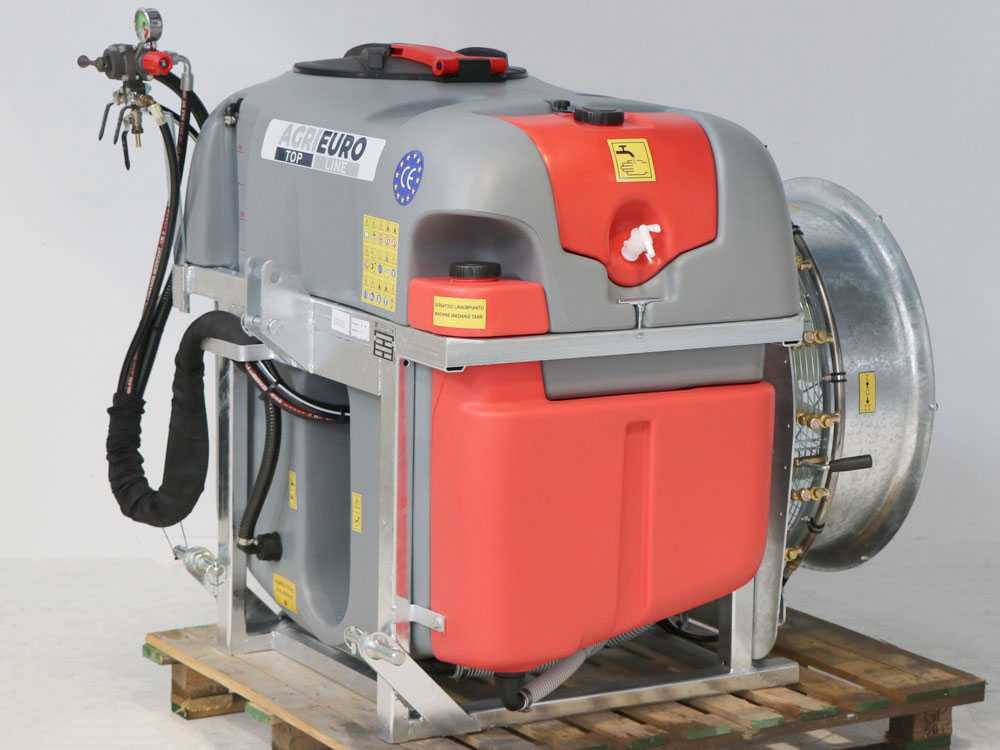 AgriEuro TOP-LINE Gray 600/70 nevelspuit, 600 liter, pomp AR713, detail 9