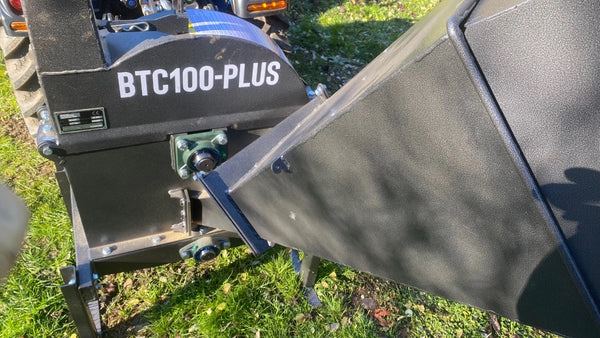 BlackStone BTC 100-PLUS Zapfwellen-Häcksler Äste bis 100 mm, im Einsatz bei einem Anwender (Foto 2)