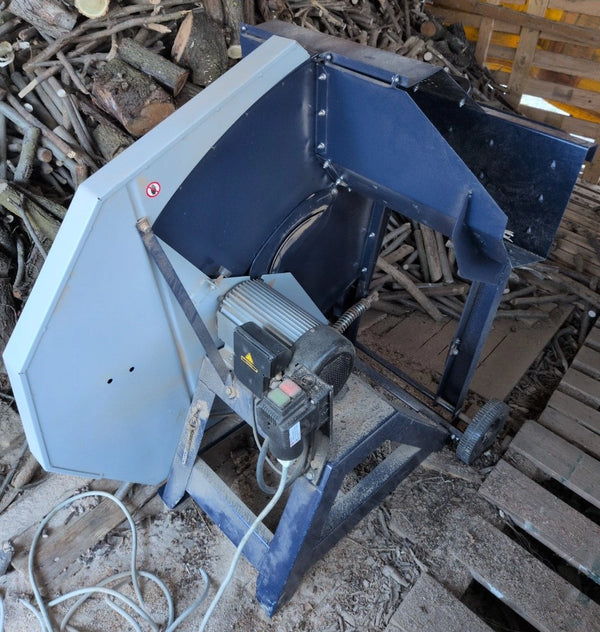 BullMach ENIO 7200 Elektrische Wippsäge 230 V, im Einsatz bei einem Anwender (Foto 2)