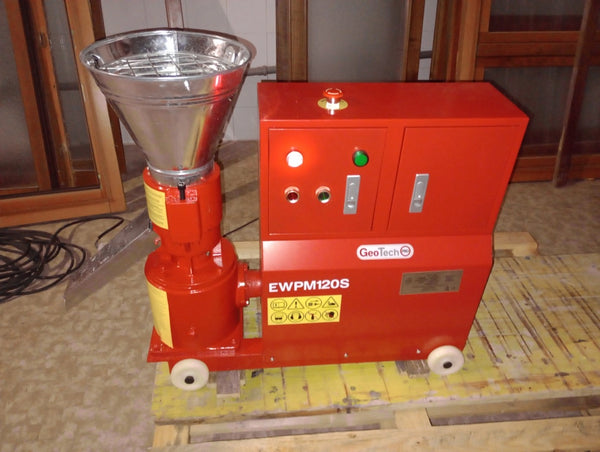 GeoTech Pro EWPM120S elektrische pelletmachine 230 V, binnen, op een pallet (foto van een gebruiker)