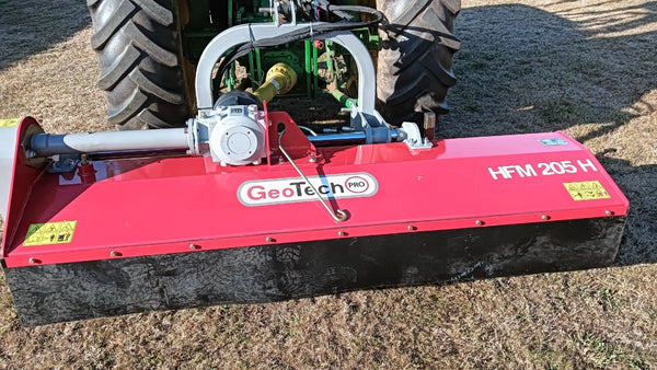 GeoTech Pro HFM 205-H klepelmaaier 208 cm, hydraulisch verschuifbaar, aan de trekker, op het droge gras (foto van een gebruiker)