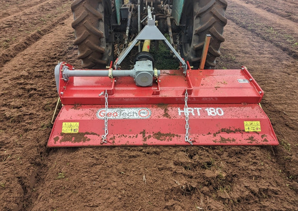 GeoTech Pro HRT-180 grondfrees 180 cm, aan de trekker, op de akker (foto van een gebruiker)