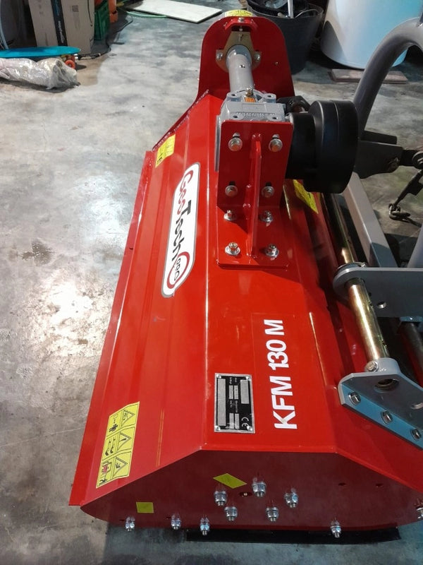GeoTech Pro KFM 130M Schlegelmulcher 127 cm, manuell verschiebbar, im Einsatz bei einem Anwender (Foto 1)