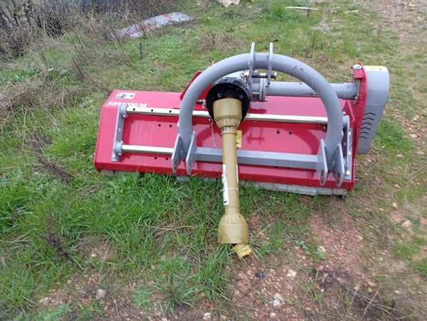 GeoTech Pro KFM 130M Schlegelmulcher 127 cm, manuell verschiebbar, im Einsatz bei einem Anwender (Foto 2)