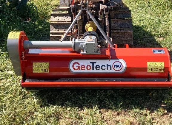 GeoTech Pro LFM125 klepelmaaier 123 cm, aan de rupstrekker, op het gras (foto van een gebruiker)
