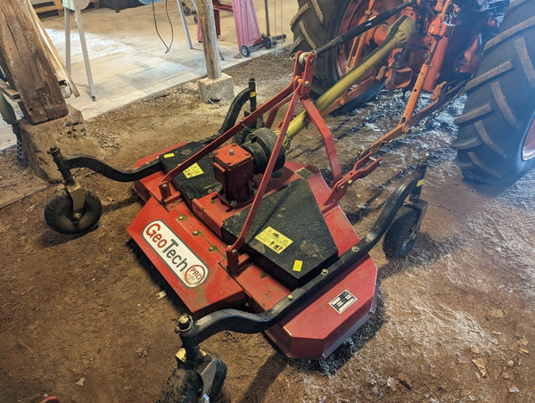 GeoTech Pro TLP 160 gazonmaaier voor de trekker 150 cm, in de schuur, aan de trekker (foto van een gebruiker)