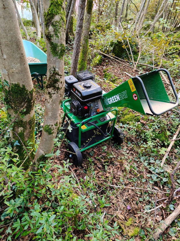 GreenBay GB-WRC 55 RB Benzin-Häcksler Äste bis 50 mm, im Einsatz bei einem Anwender (Foto 2)